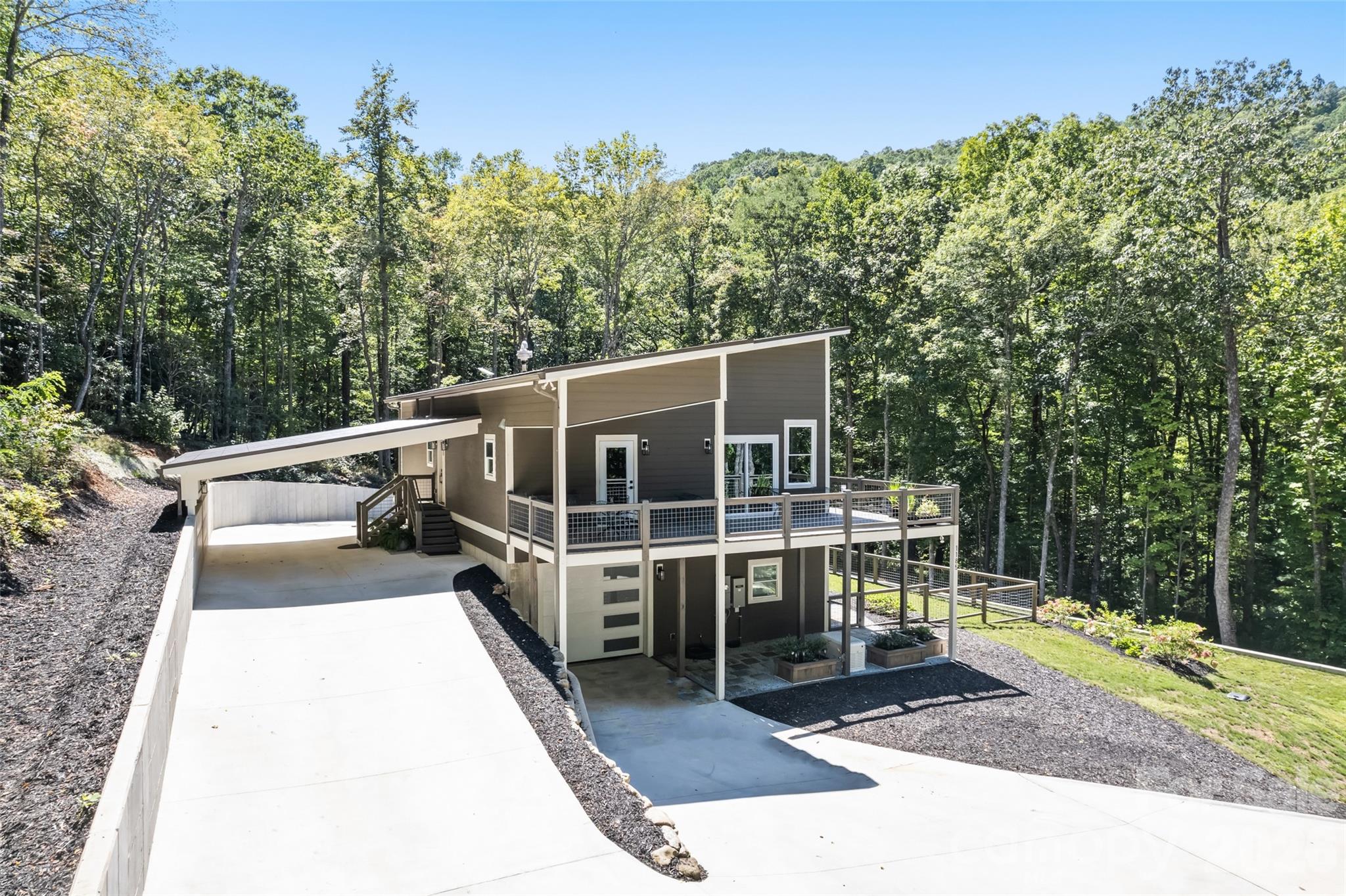 1185 Wallalieu Road — Otto