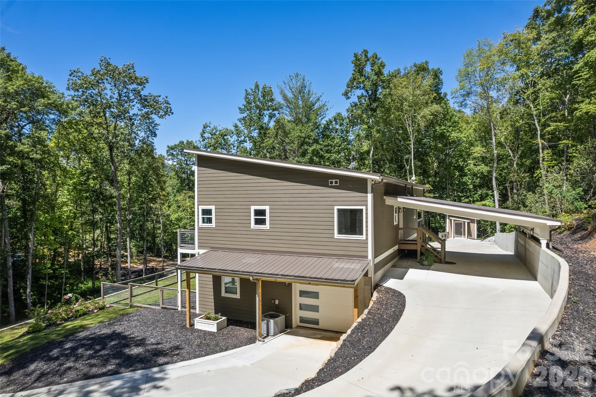 1185 Wallalieu Road — Otto