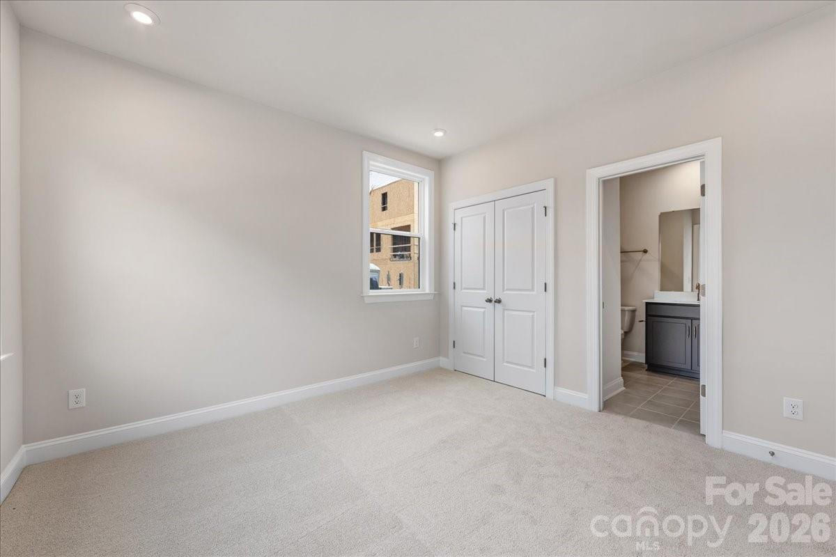 8038 Thimbleweed Circle — Charlotte