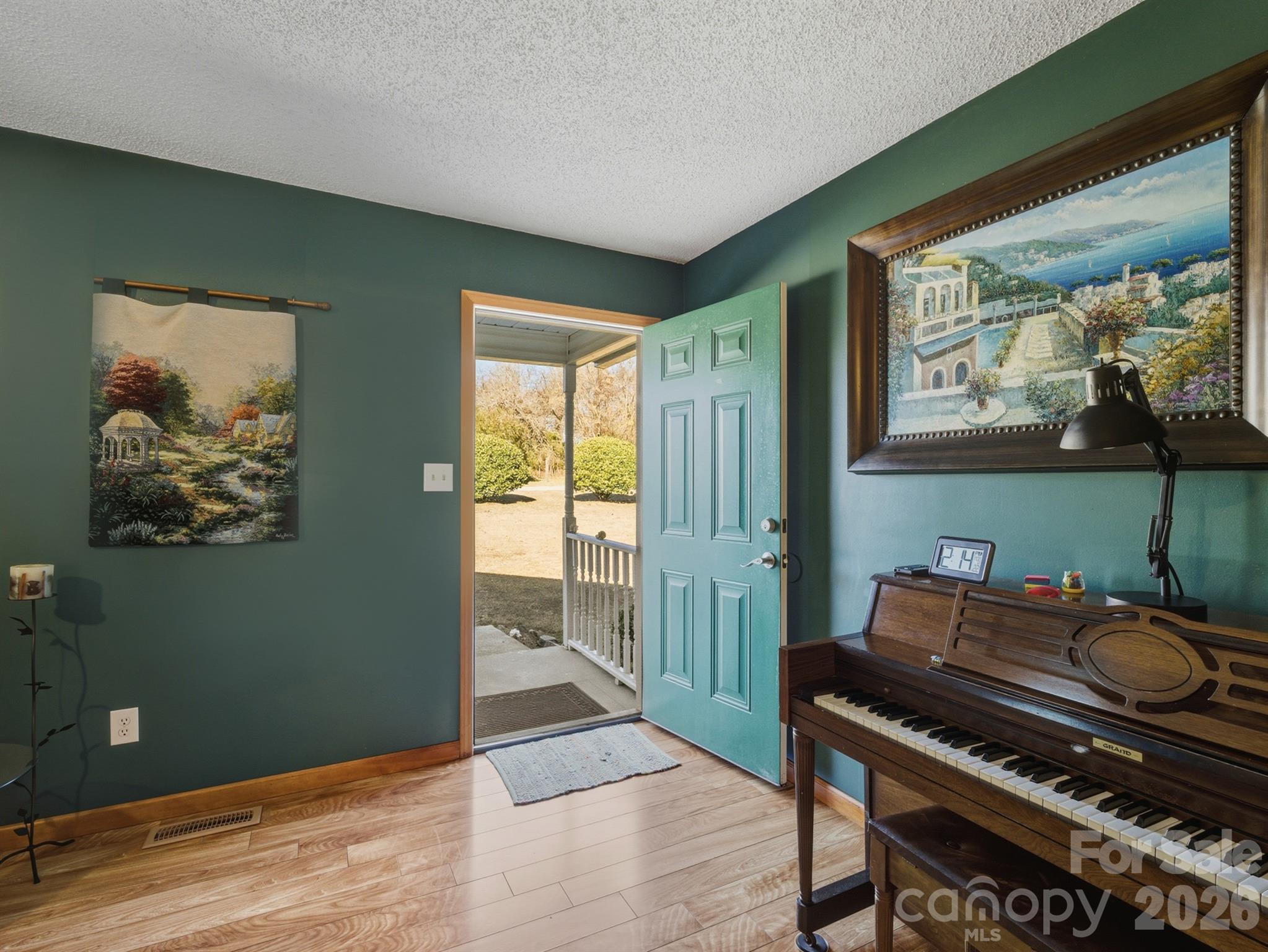 1909 Charlotte Highway — York
