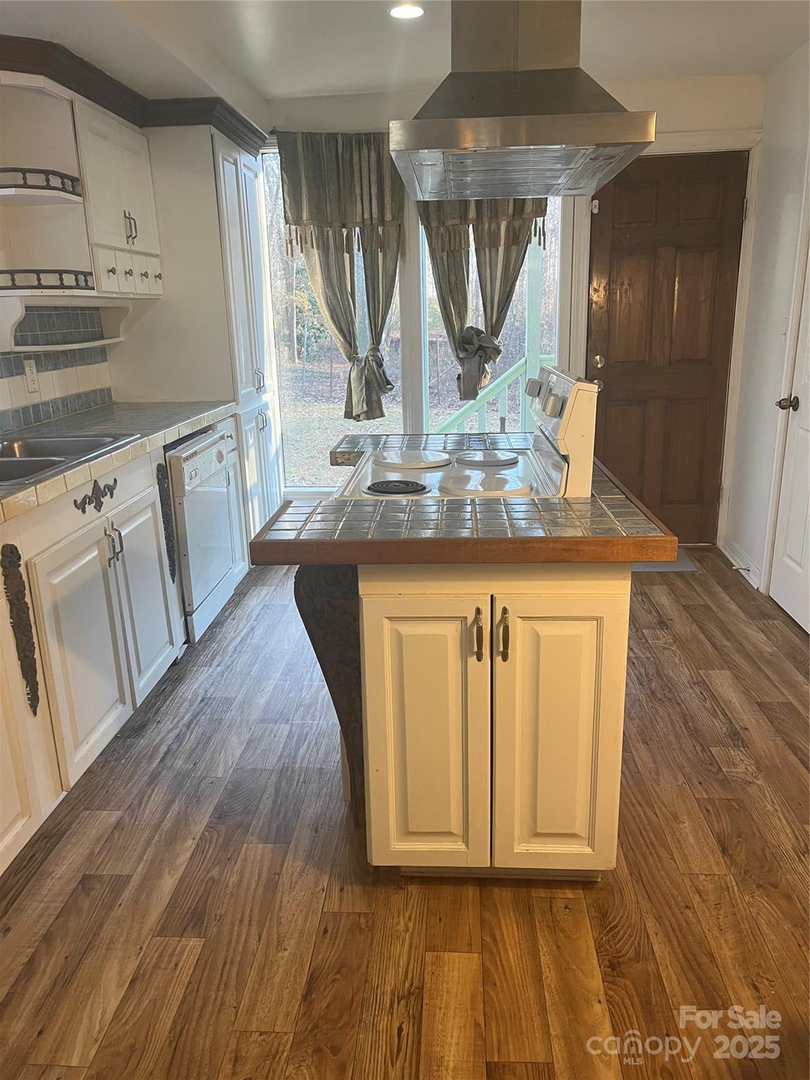 6341 Macon Street — Charlotte