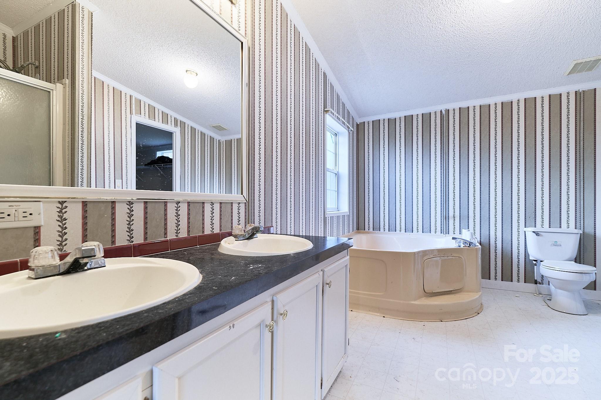 242 Granite Ridge Lane — Winston Salem