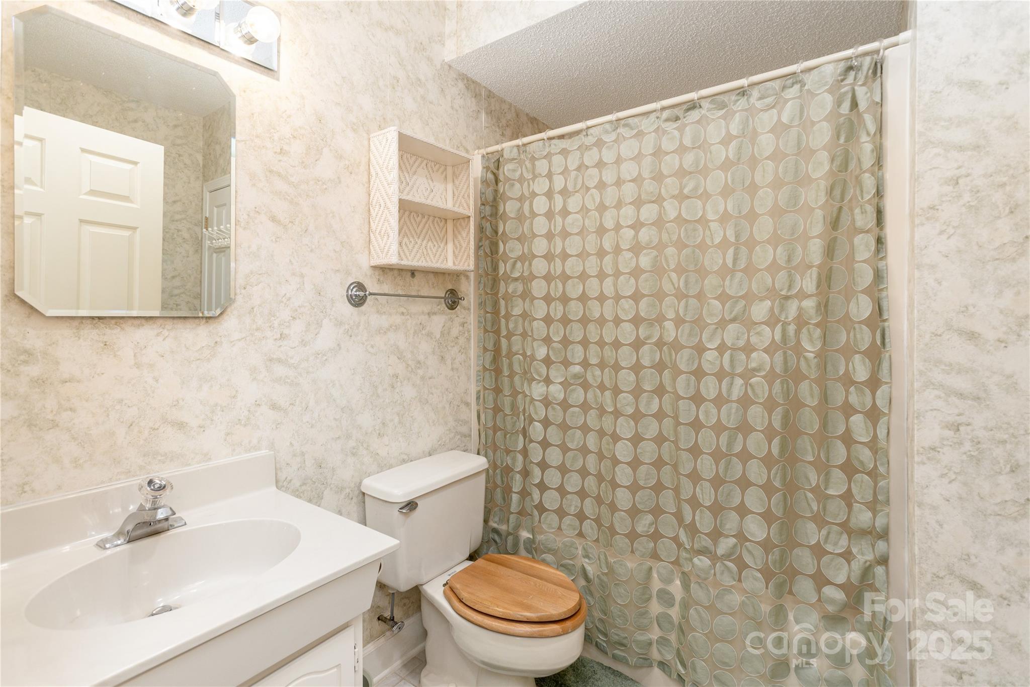 1 Westridge Court #Unit B — Hendersonville