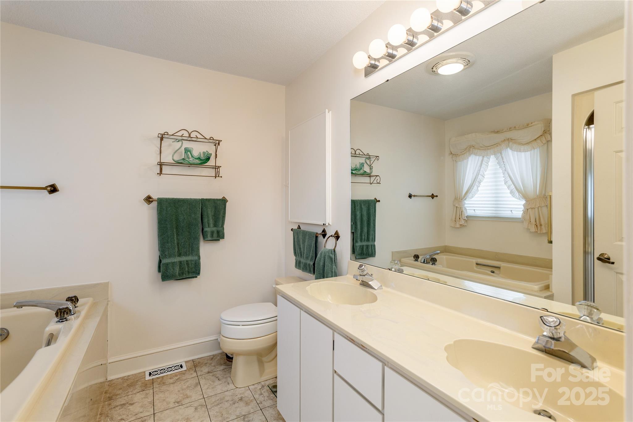 1 Westridge Court #Unit B — Hendersonville