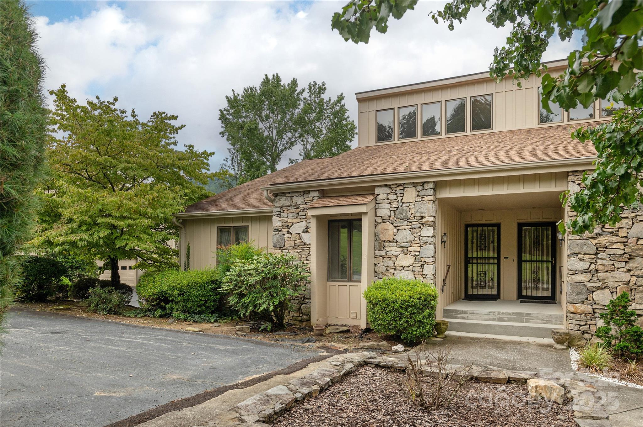 1 Westridge Court #Unit B — Hendersonville