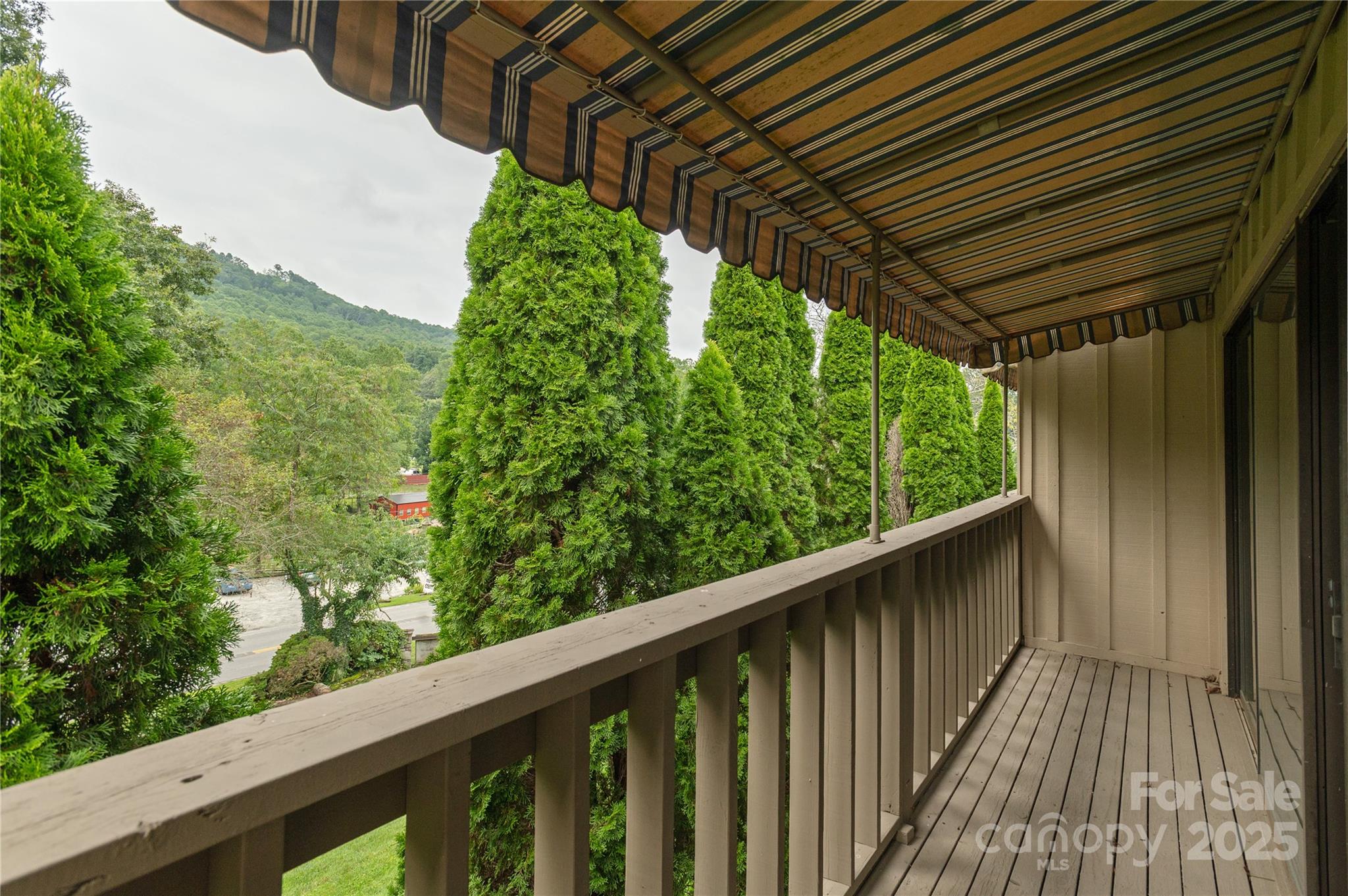 1 Westridge Court #Unit B — Hendersonville