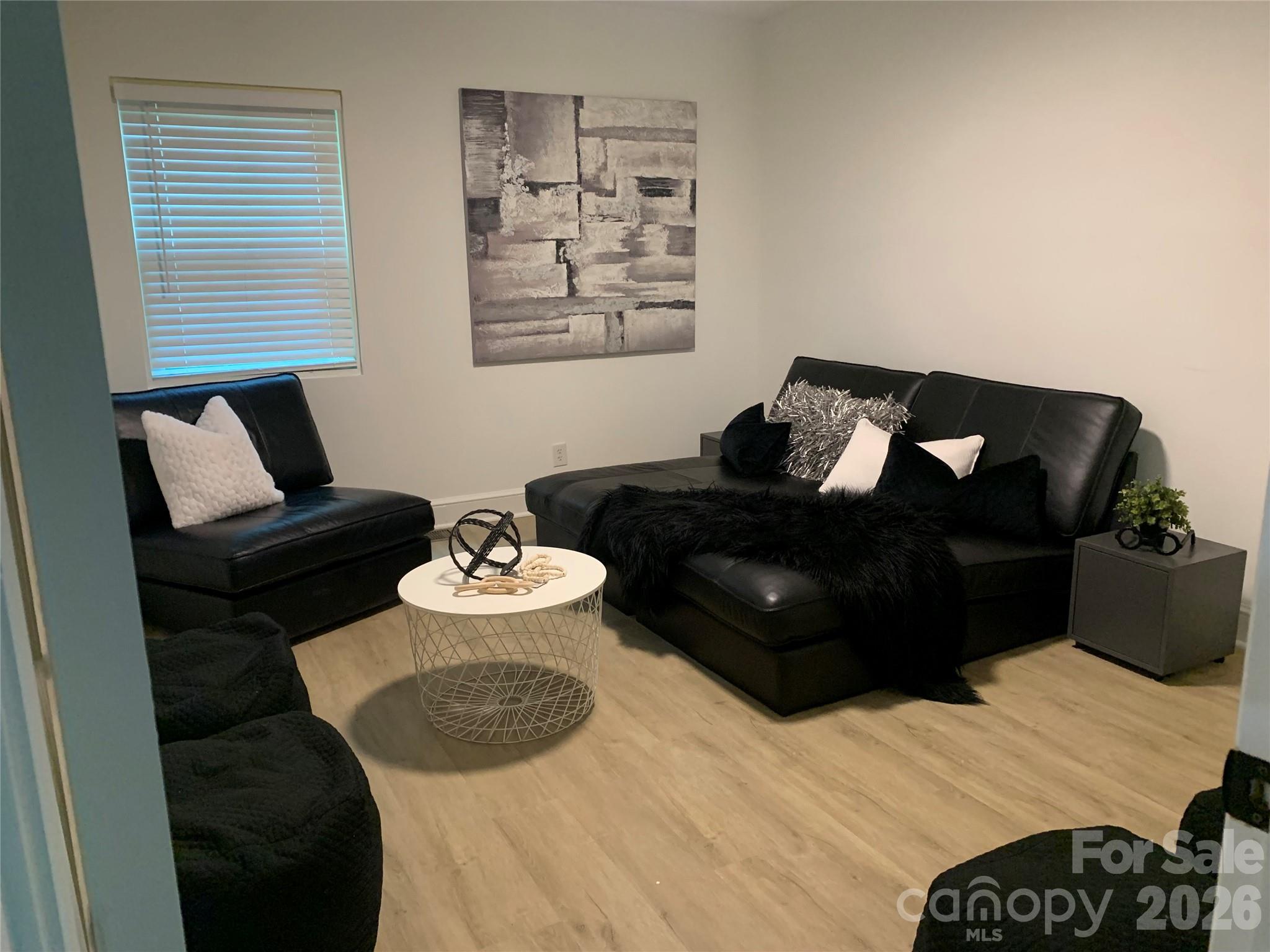 2524 Pickway Drive — Charlotte