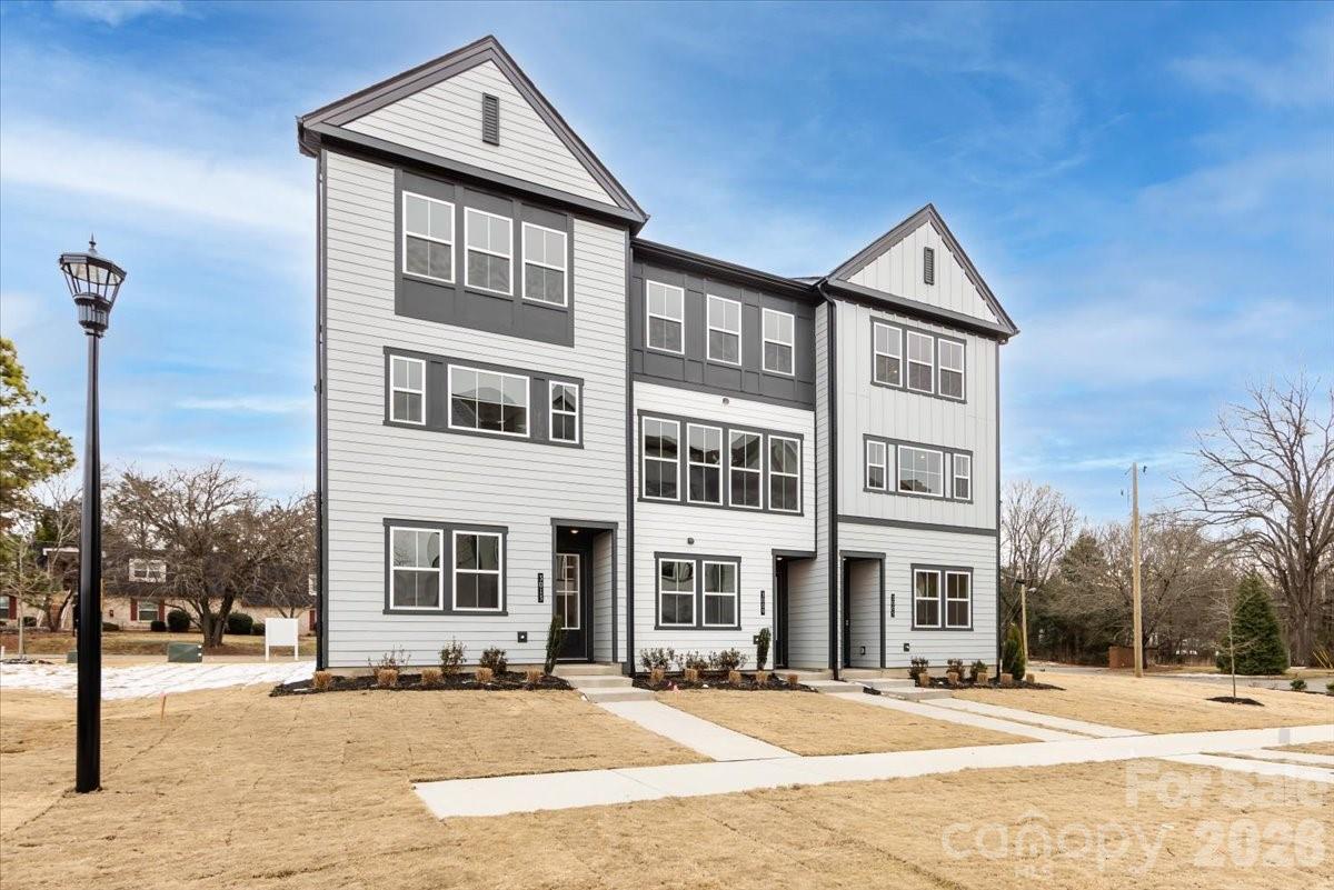 3009 Circles End — Charlotte