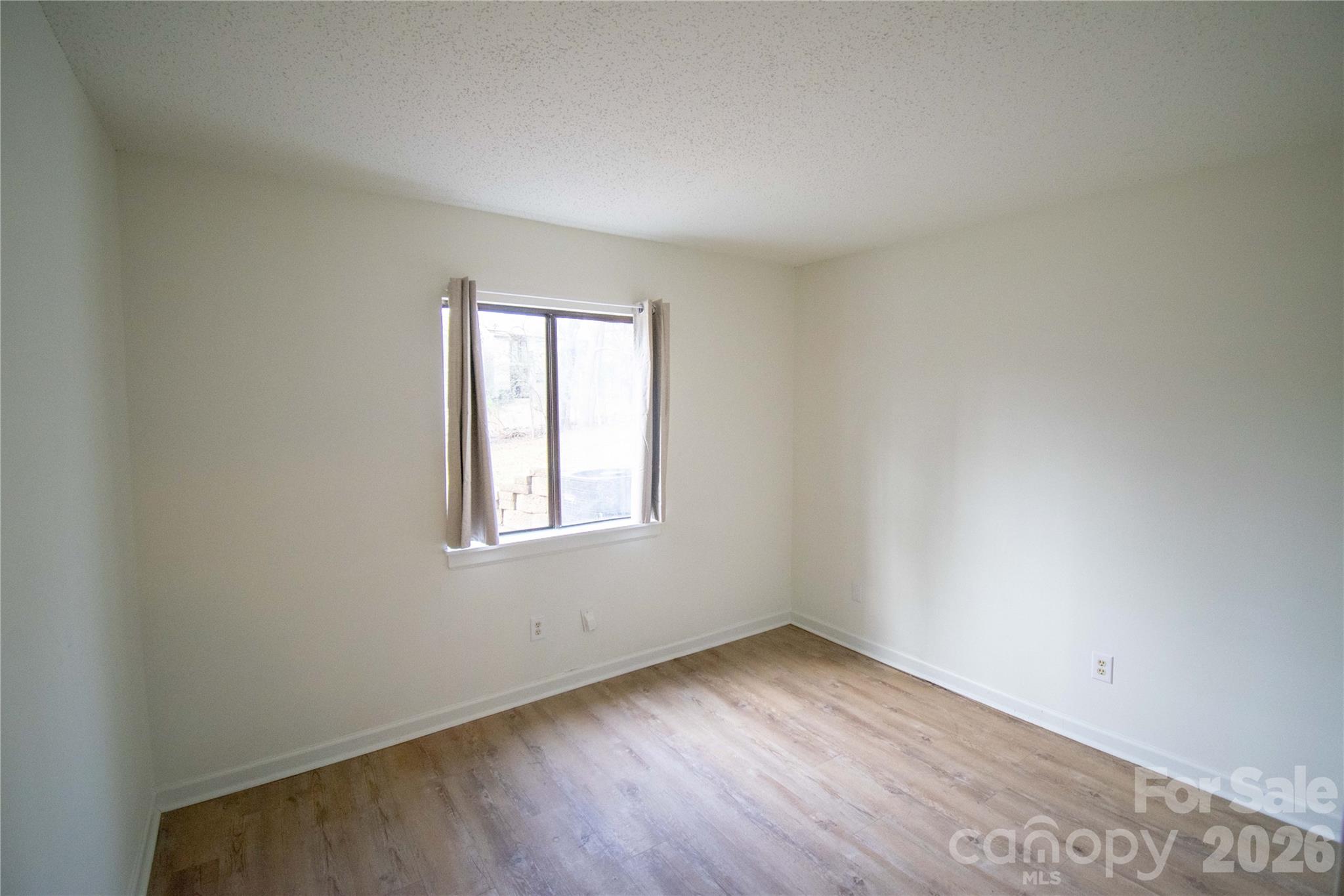 11042 Harrowfield Road — Charlotte