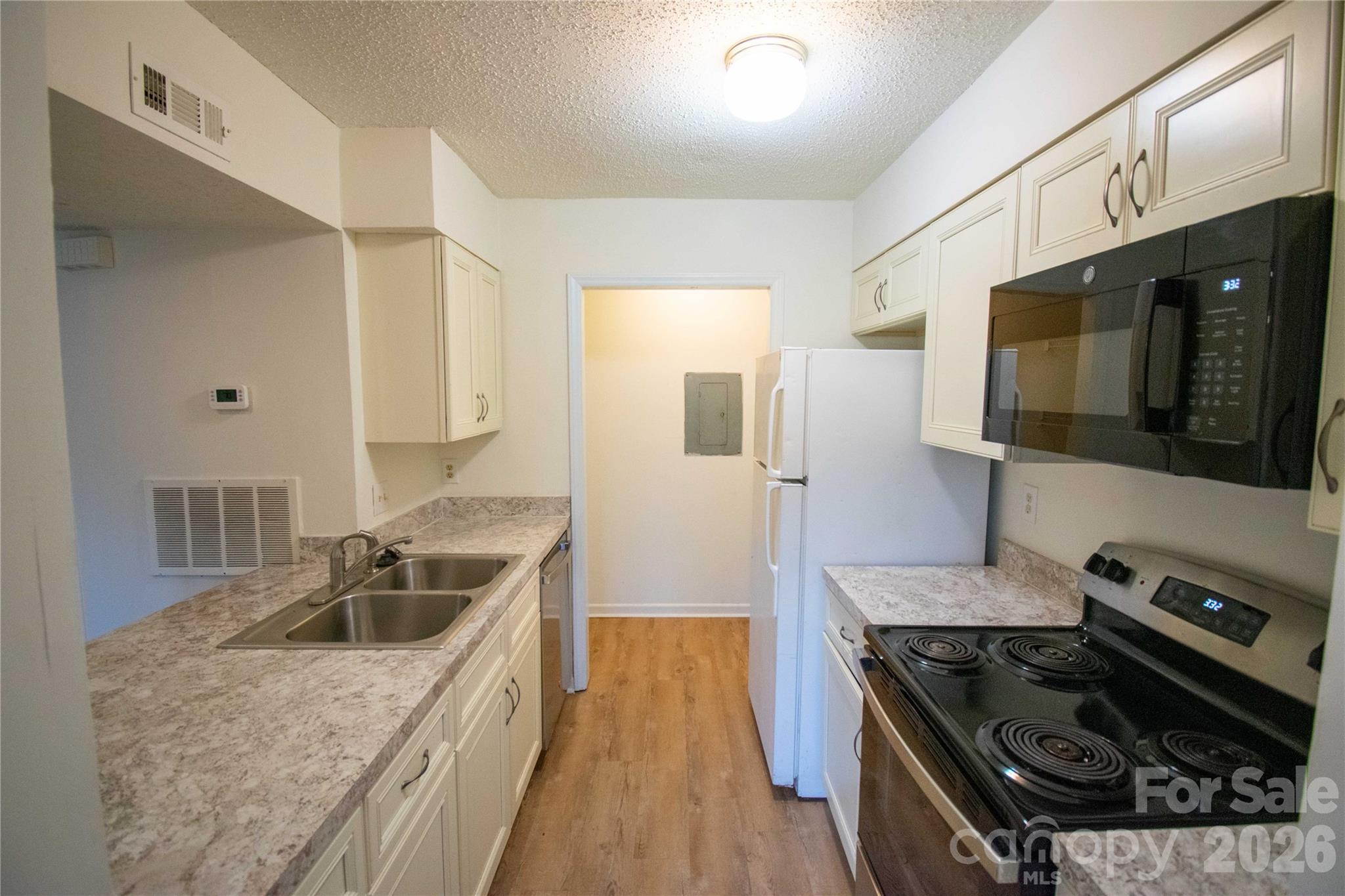 11042 Harrowfield Road — Charlotte