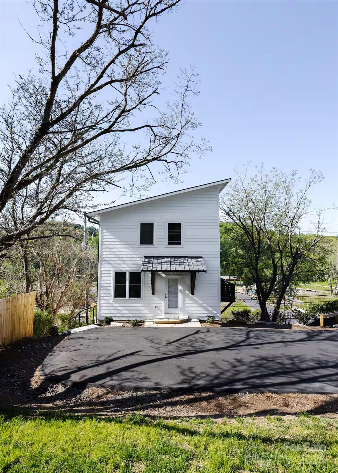 1057 Riverside Drive — Asheville