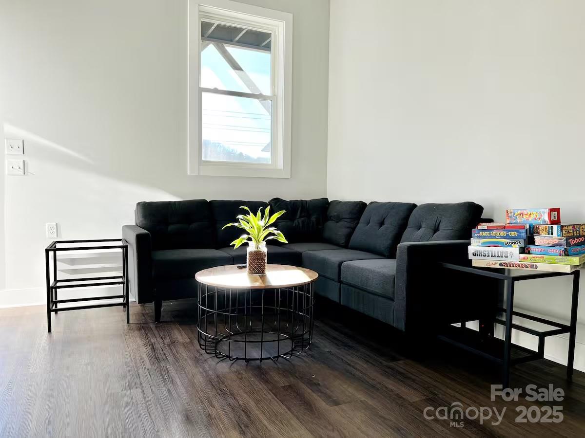 1061 Riverside Drive — Asheville