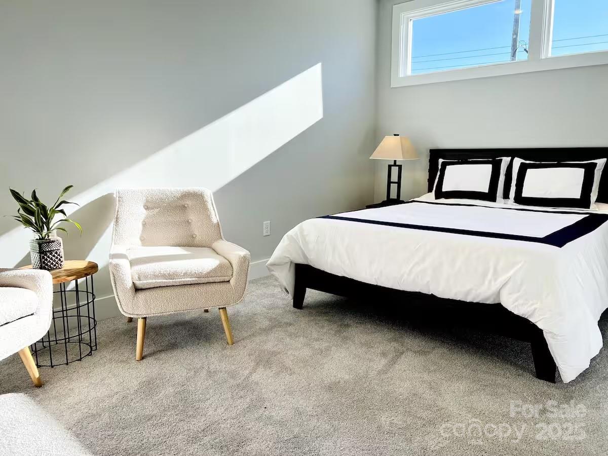 1061 Riverside Drive — Asheville