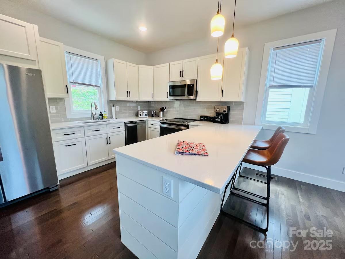 1061 Riverside Drive — Asheville