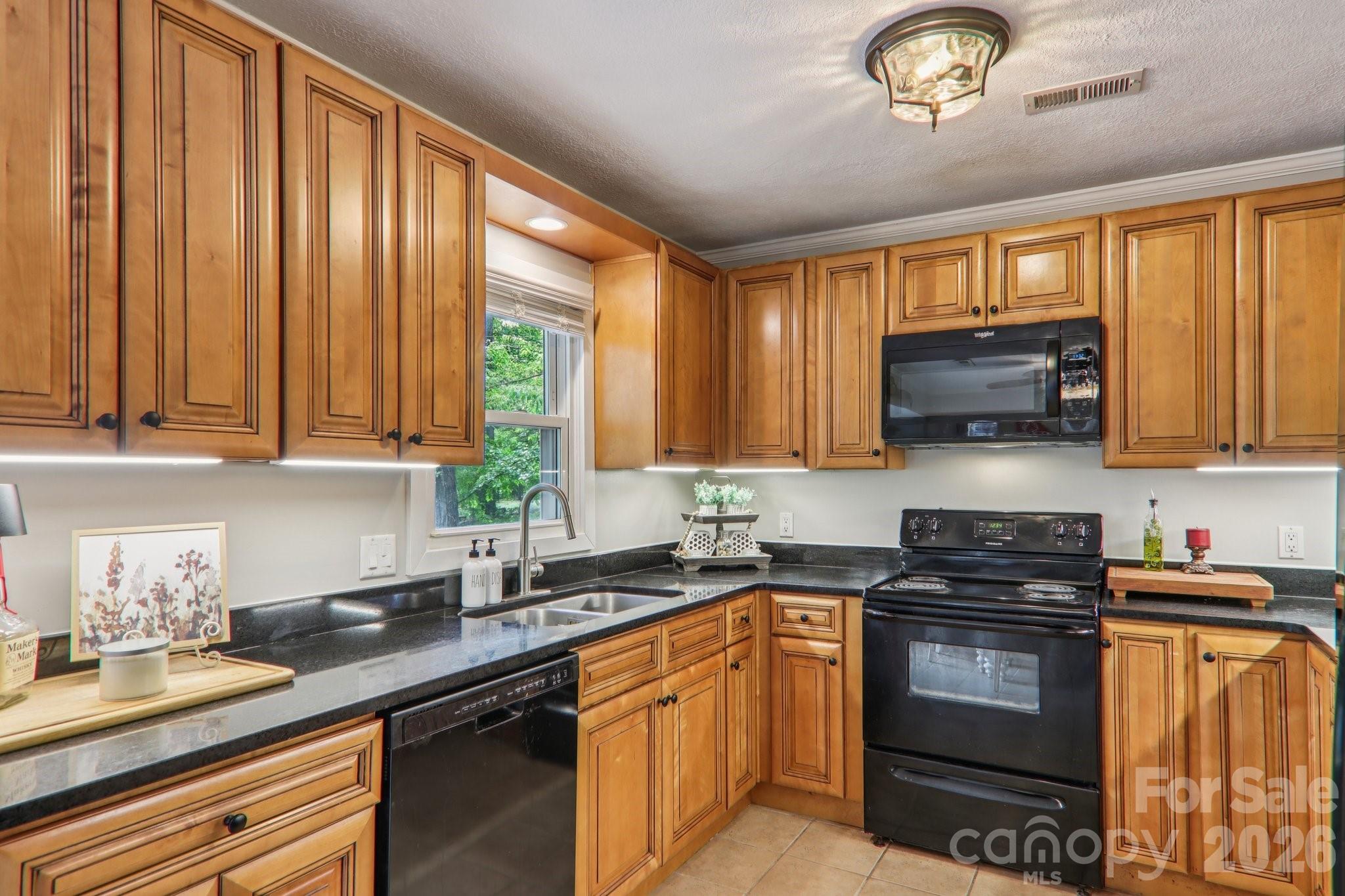 416 S Cherokee Avenue — Black Mountain