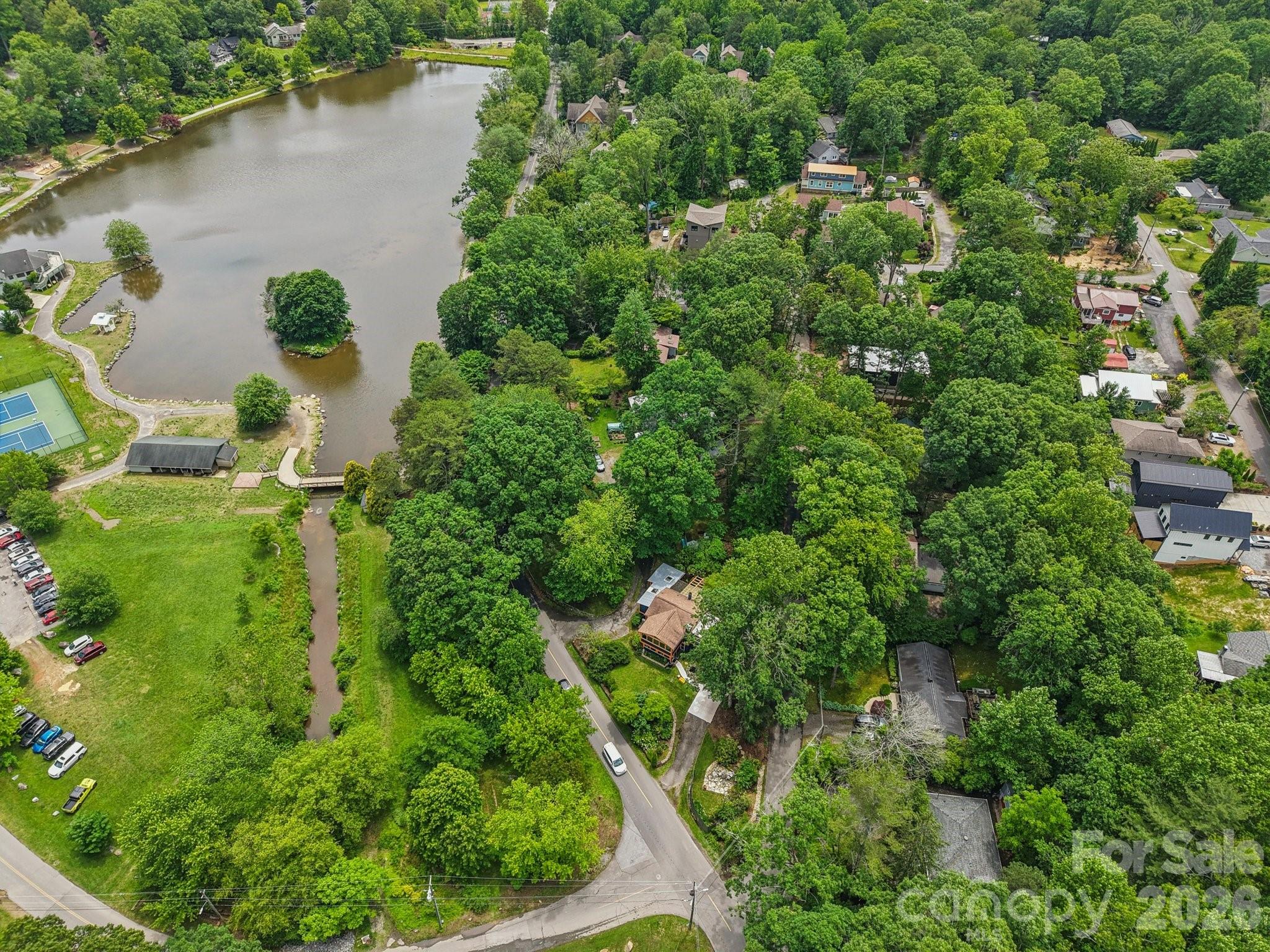 416 S Cherokee Avenue — Black Mountain