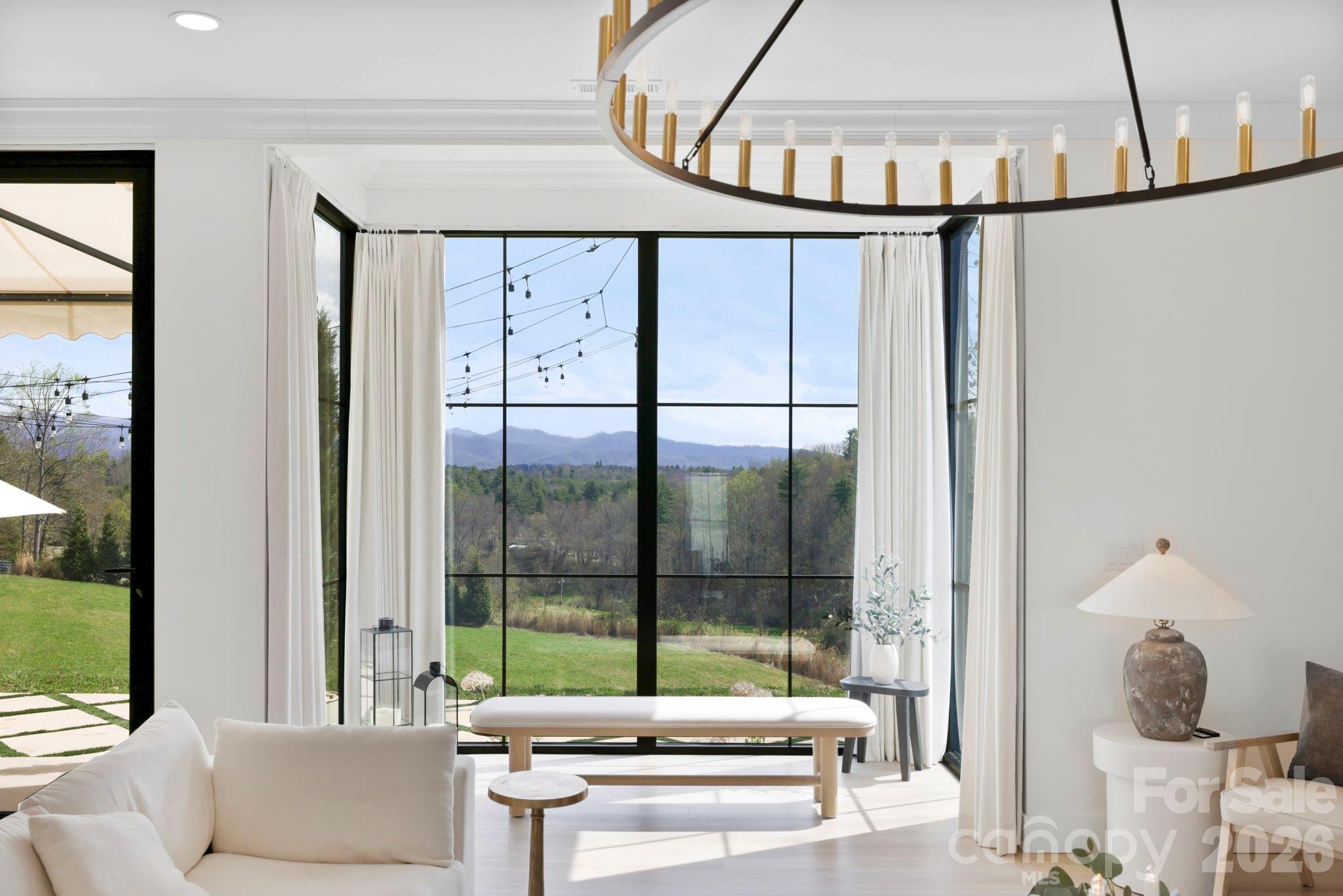 107 Lee Lane — Mars Hill