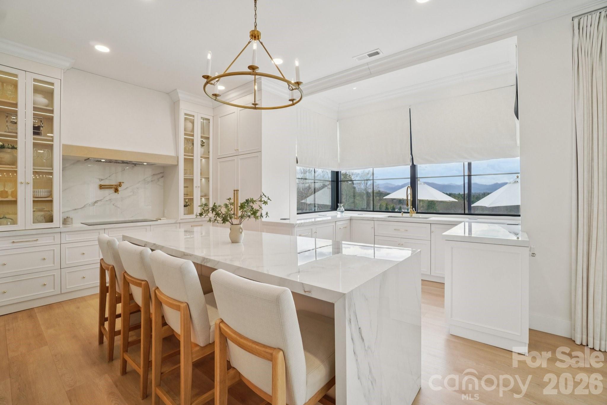 107 Lee Lane — Mars Hill