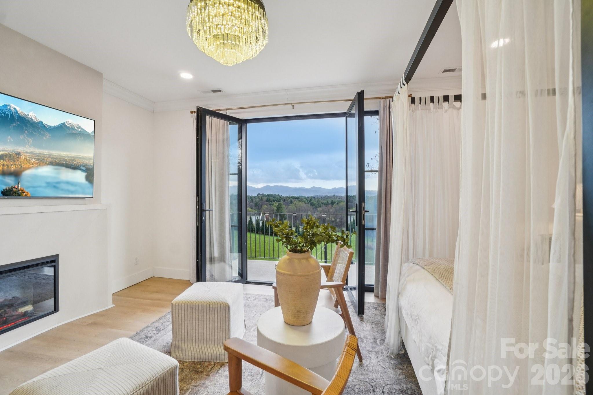 107 Lee Lane — Mars Hill