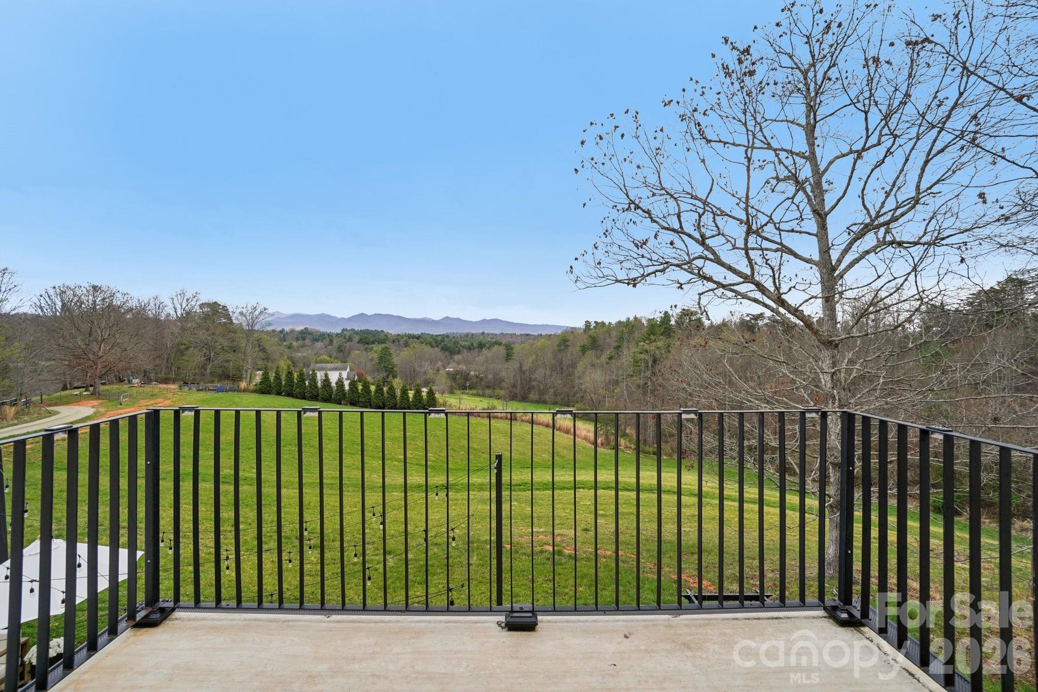 107 Lee Lane — Mars Hill