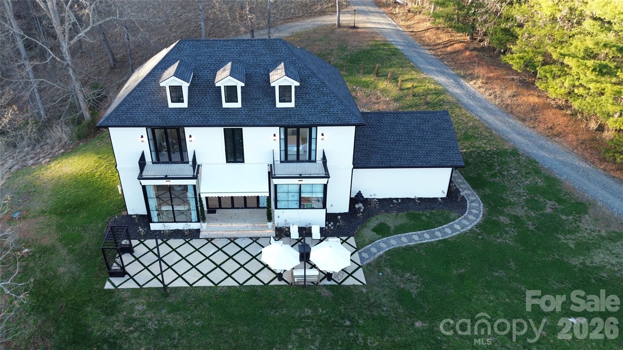 107 Lee Lane — Mars Hill
