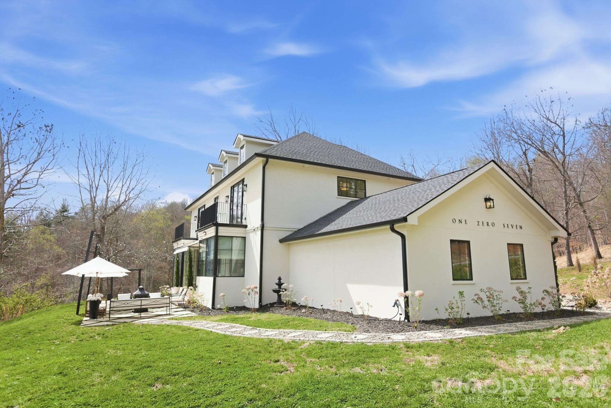 107 Lee Lane — Mars Hill
