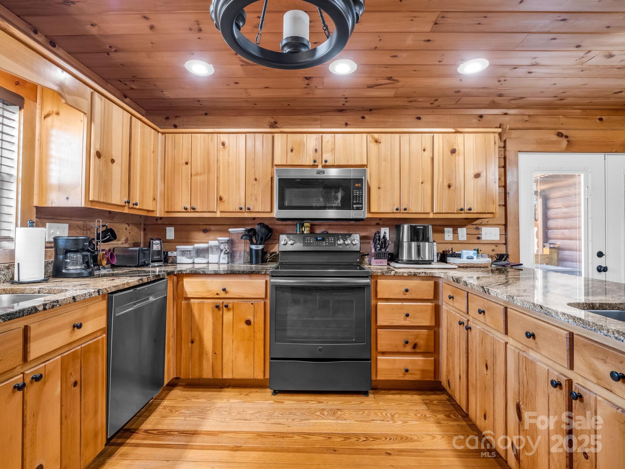 526 River Road — Rutherfordton