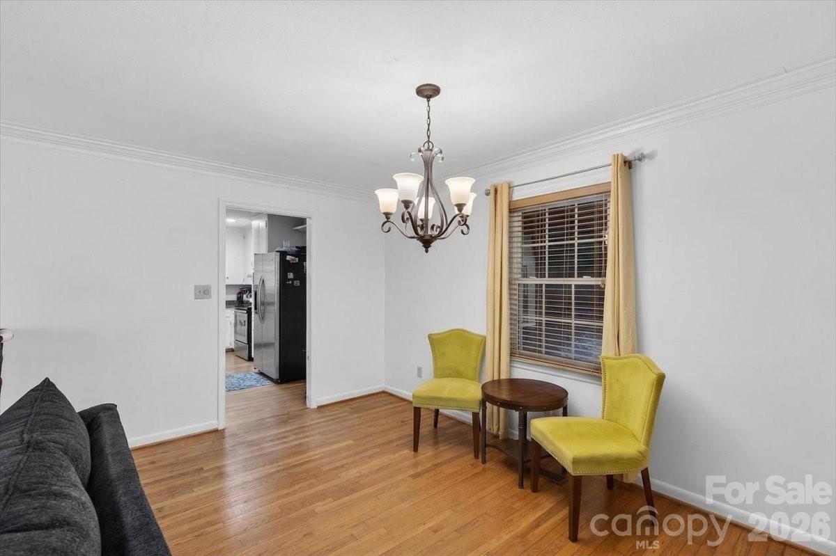962 Sherwood Circle — Lancaster