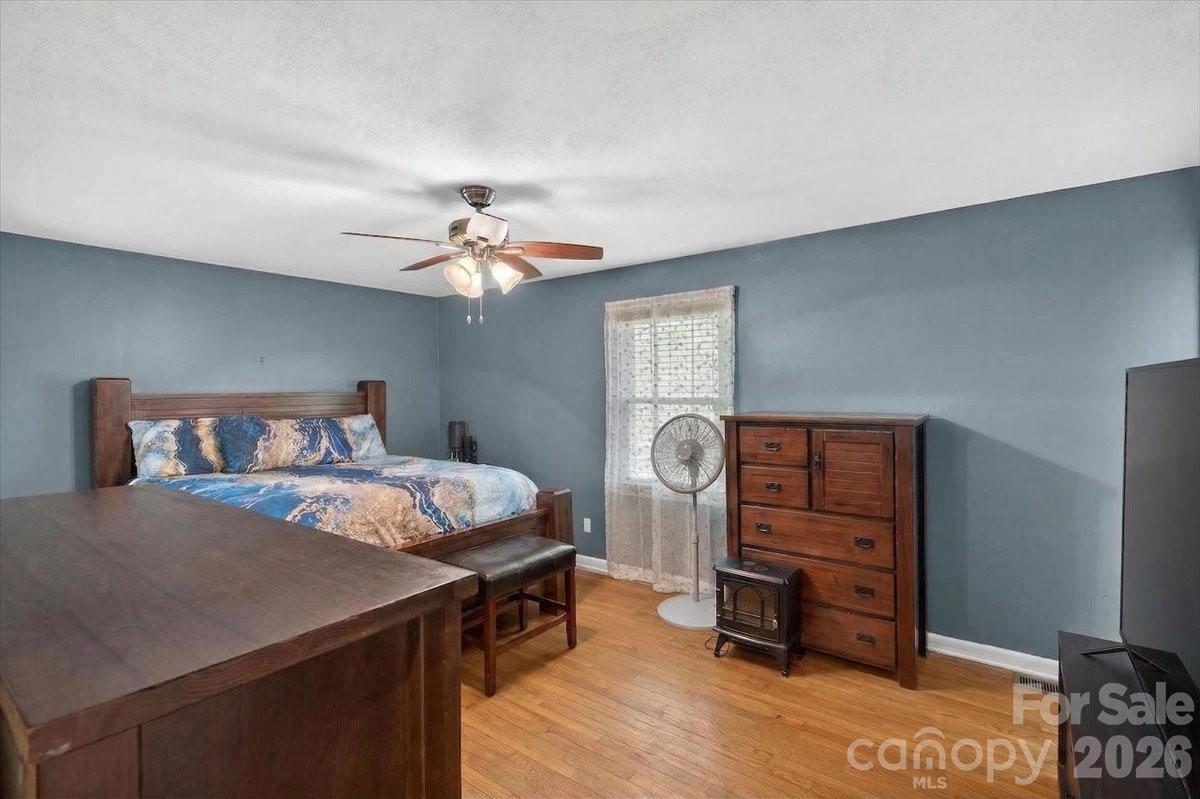 962 Sherwood Circle — Lancaster