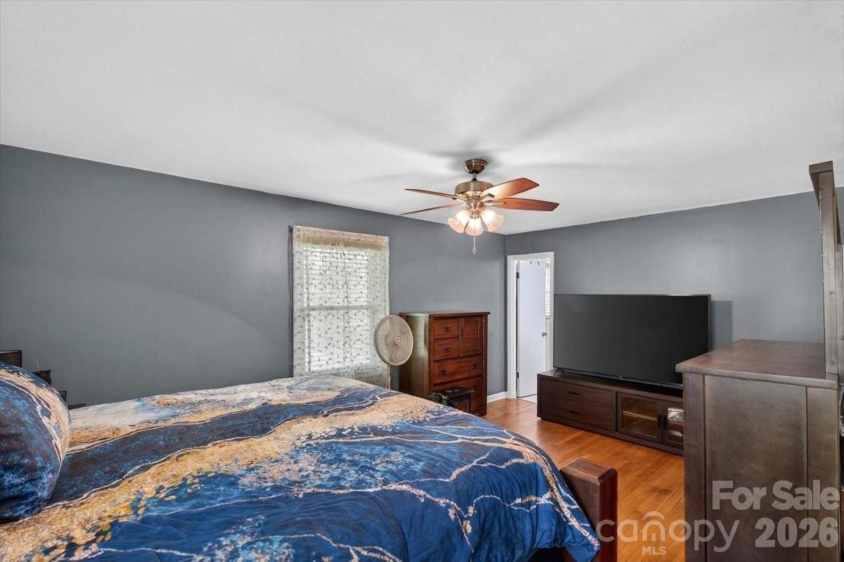 962 Sherwood Circle — Lancaster