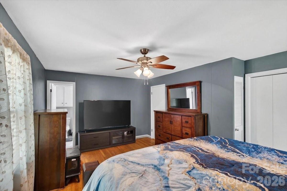 962 Sherwood Circle — Lancaster
