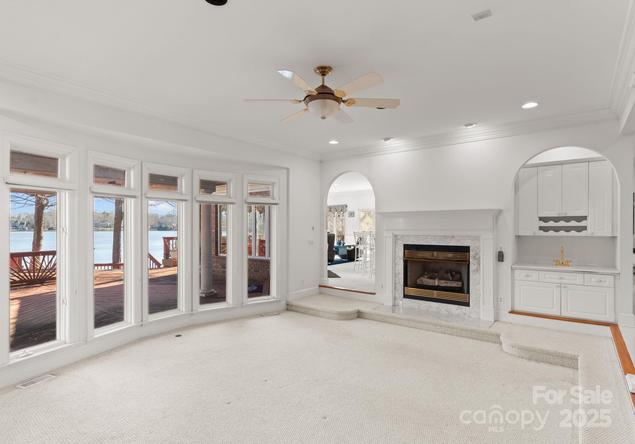 718 Eagle Point Court — Matthews