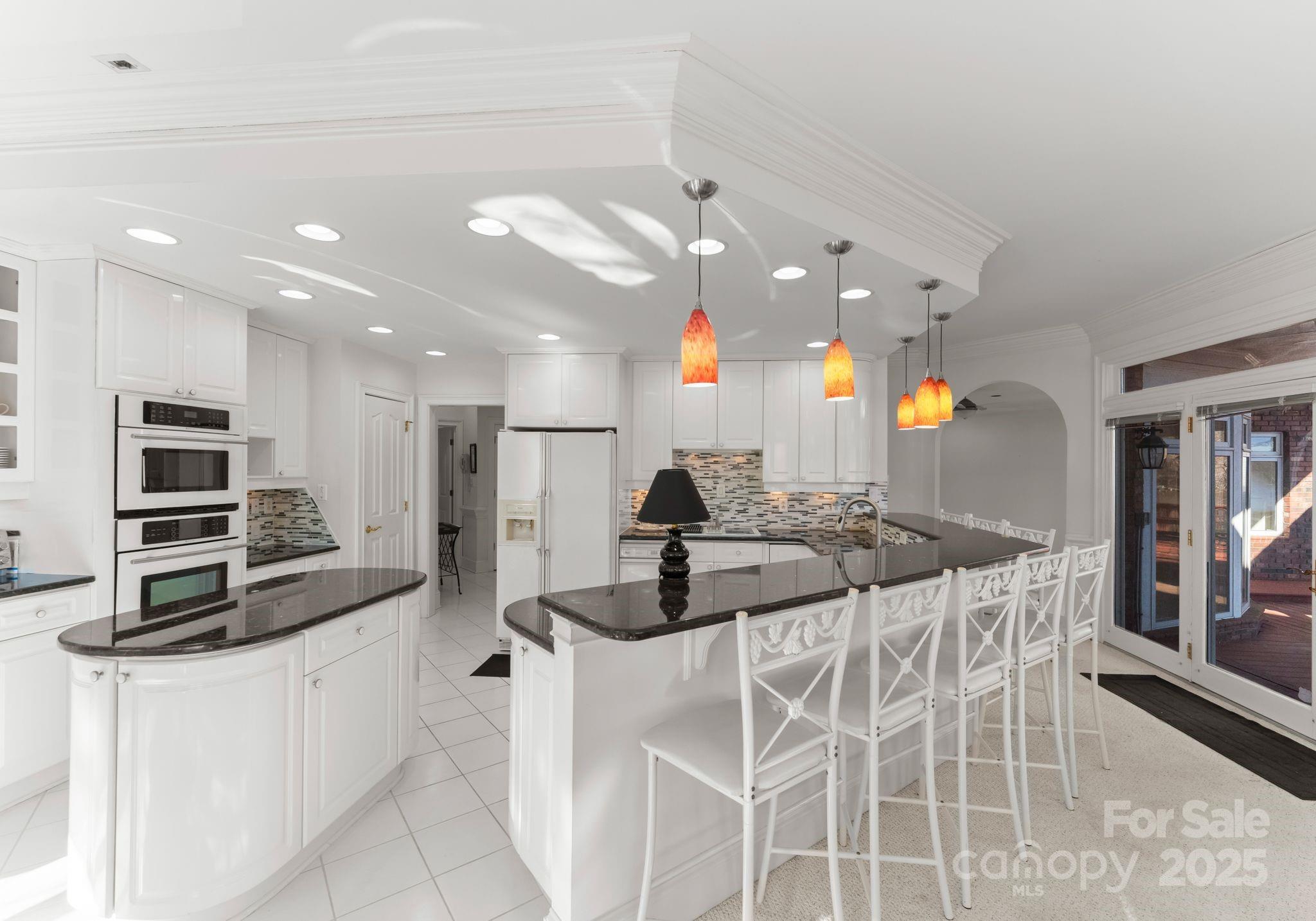 718 Eagle Point Court — Matthews