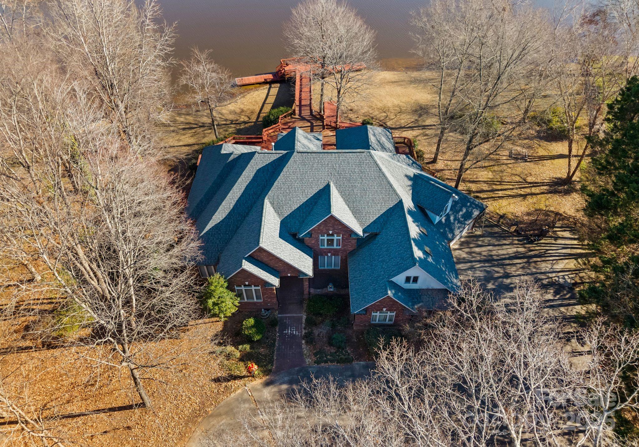 718 Eagle Point Court — Matthews