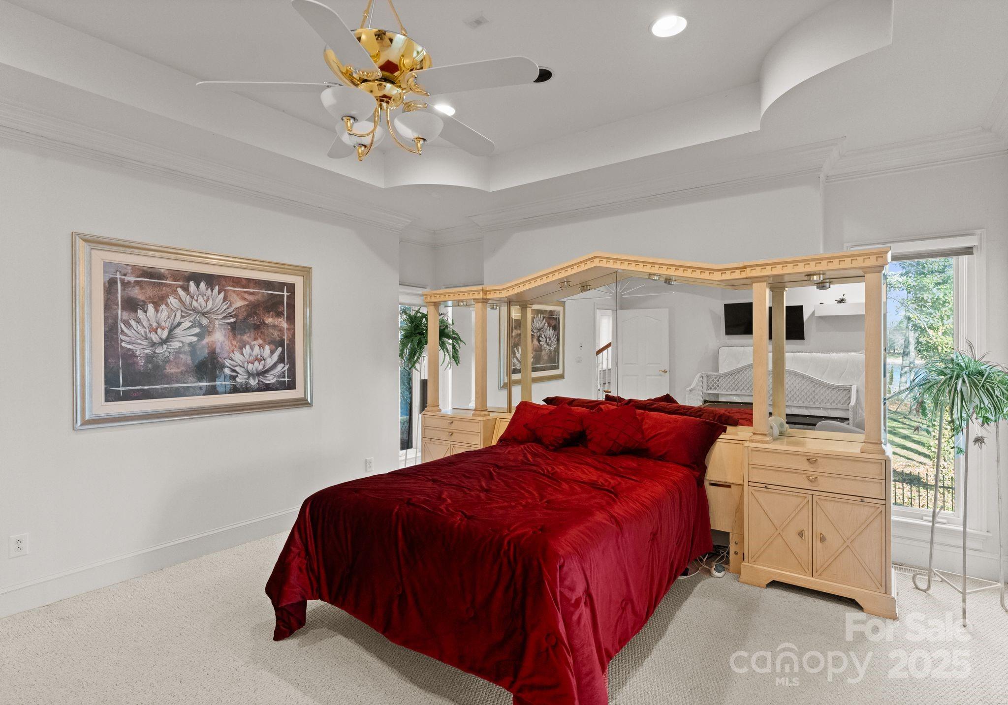718 Eagle Point Court — Matthews