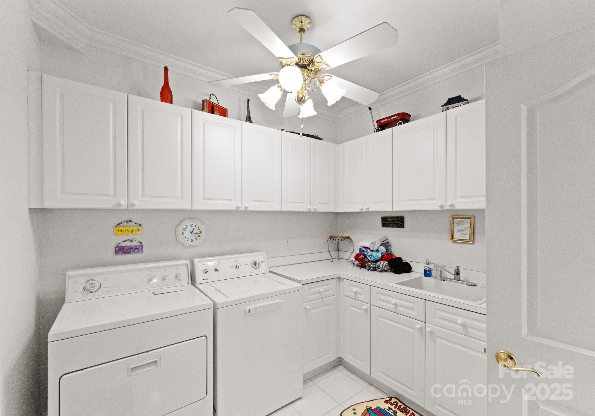 718 Eagle Point Court — Matthews