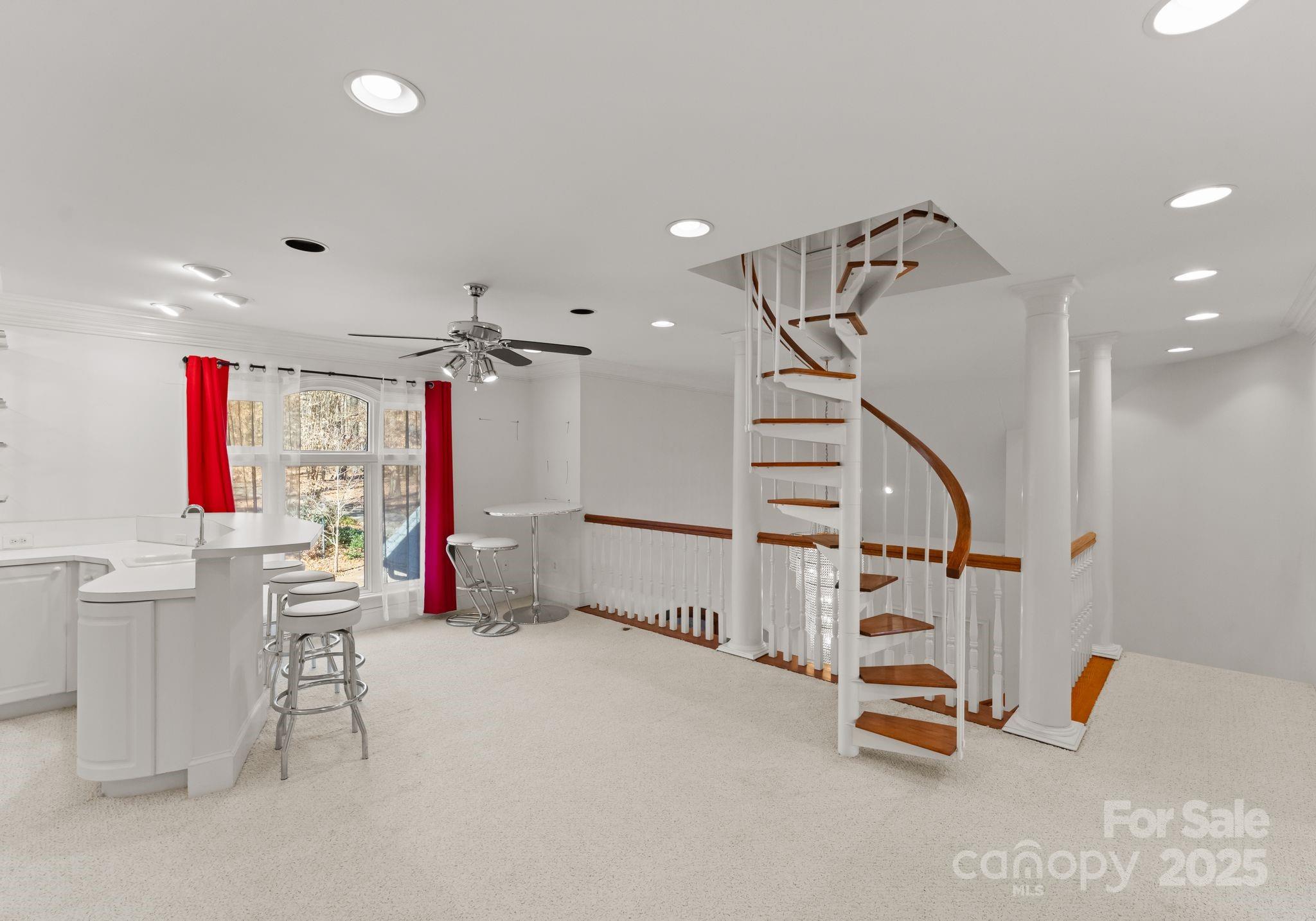 718 Eagle Point Court — Matthews