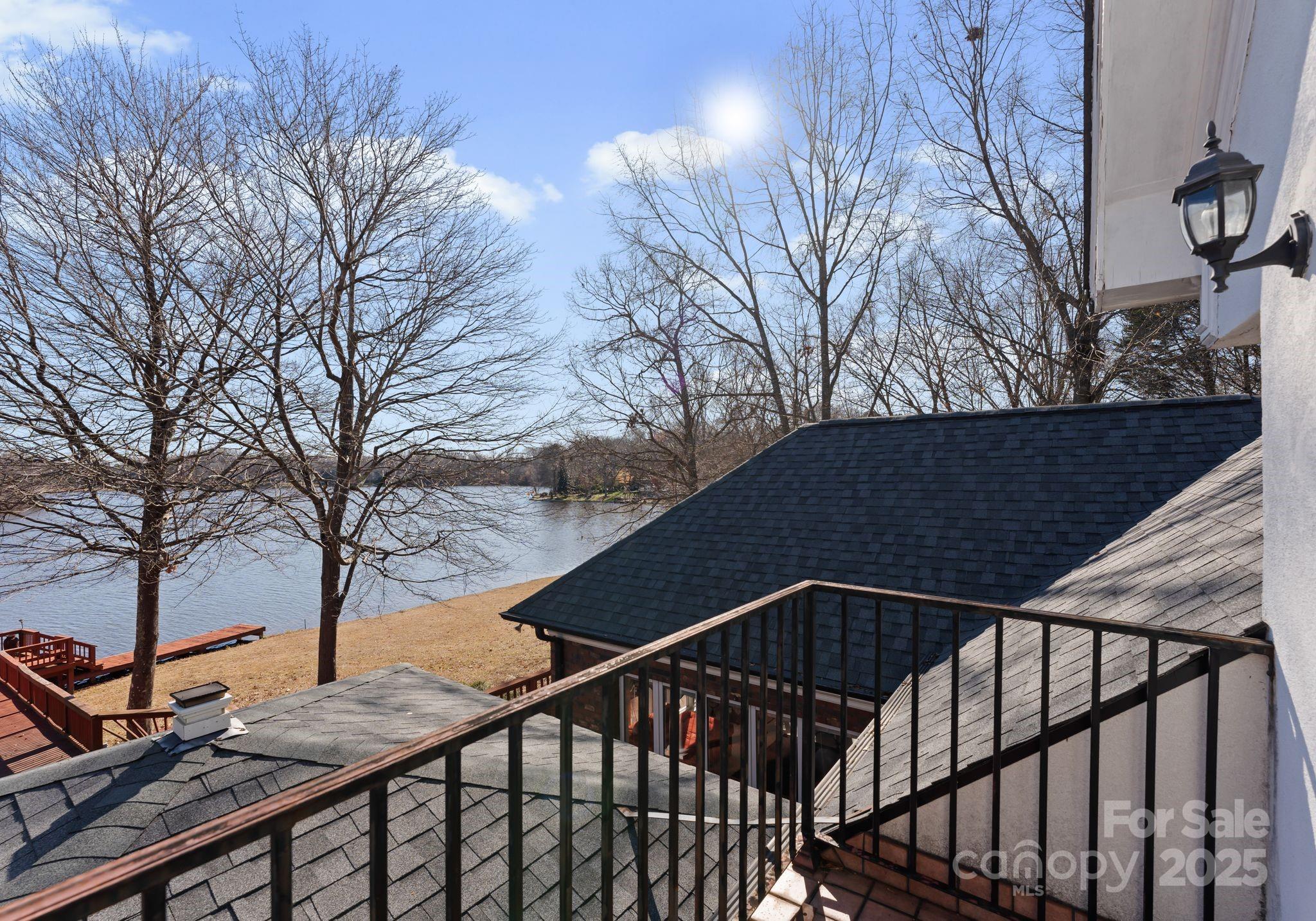 718 Eagle Point Court — Matthews