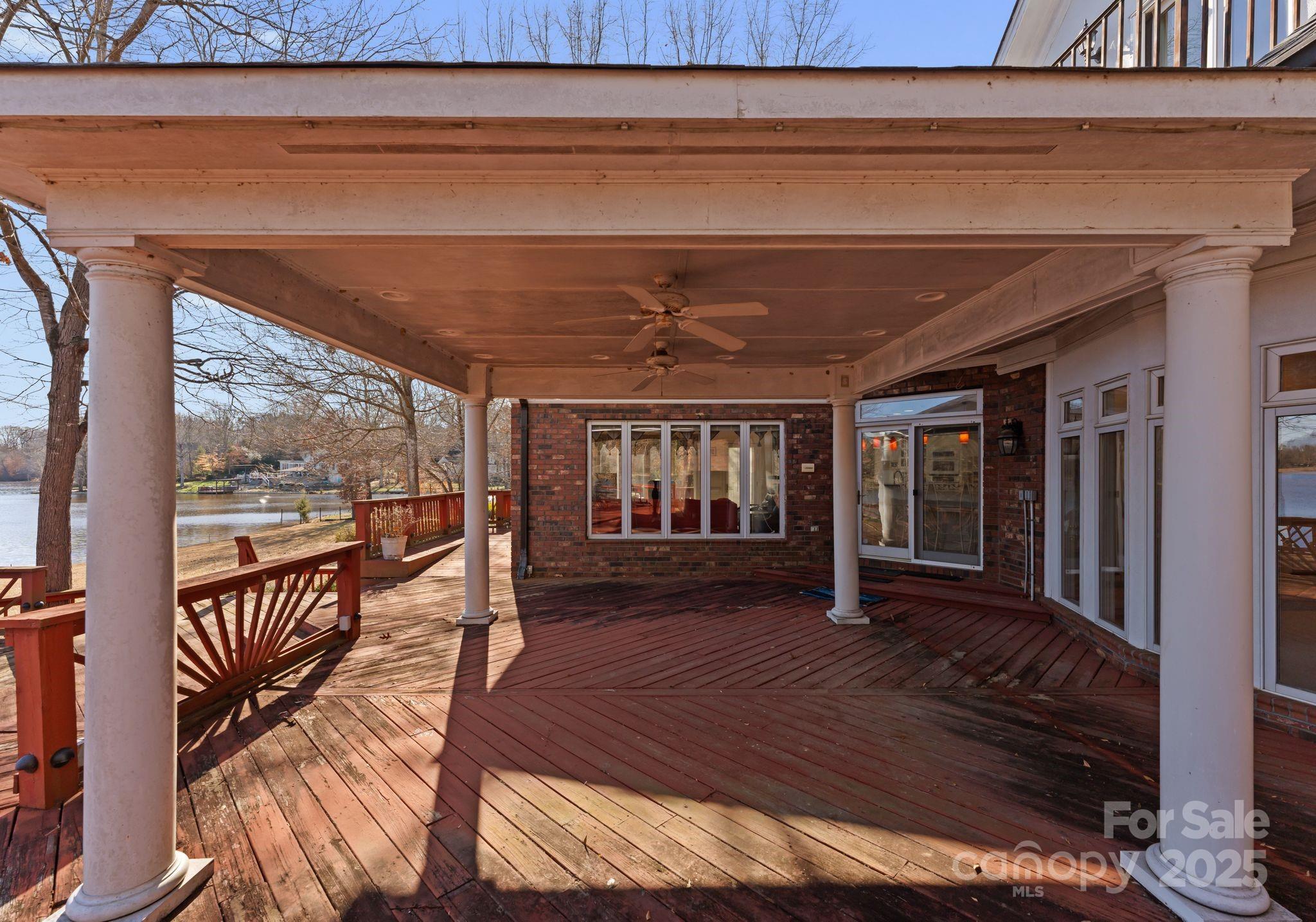 718 Eagle Point Court — Matthews