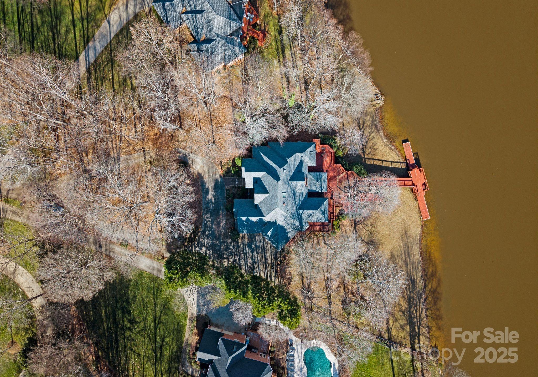 718 Eagle Point Court — Matthews