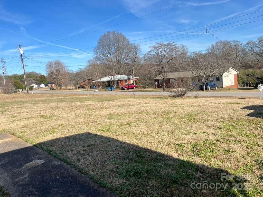 1073 Springdale Drive — Maiden