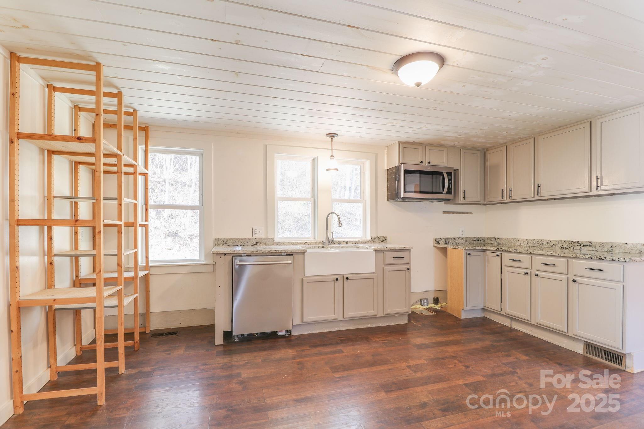 1108 Jenkins Valley Road — Alexander