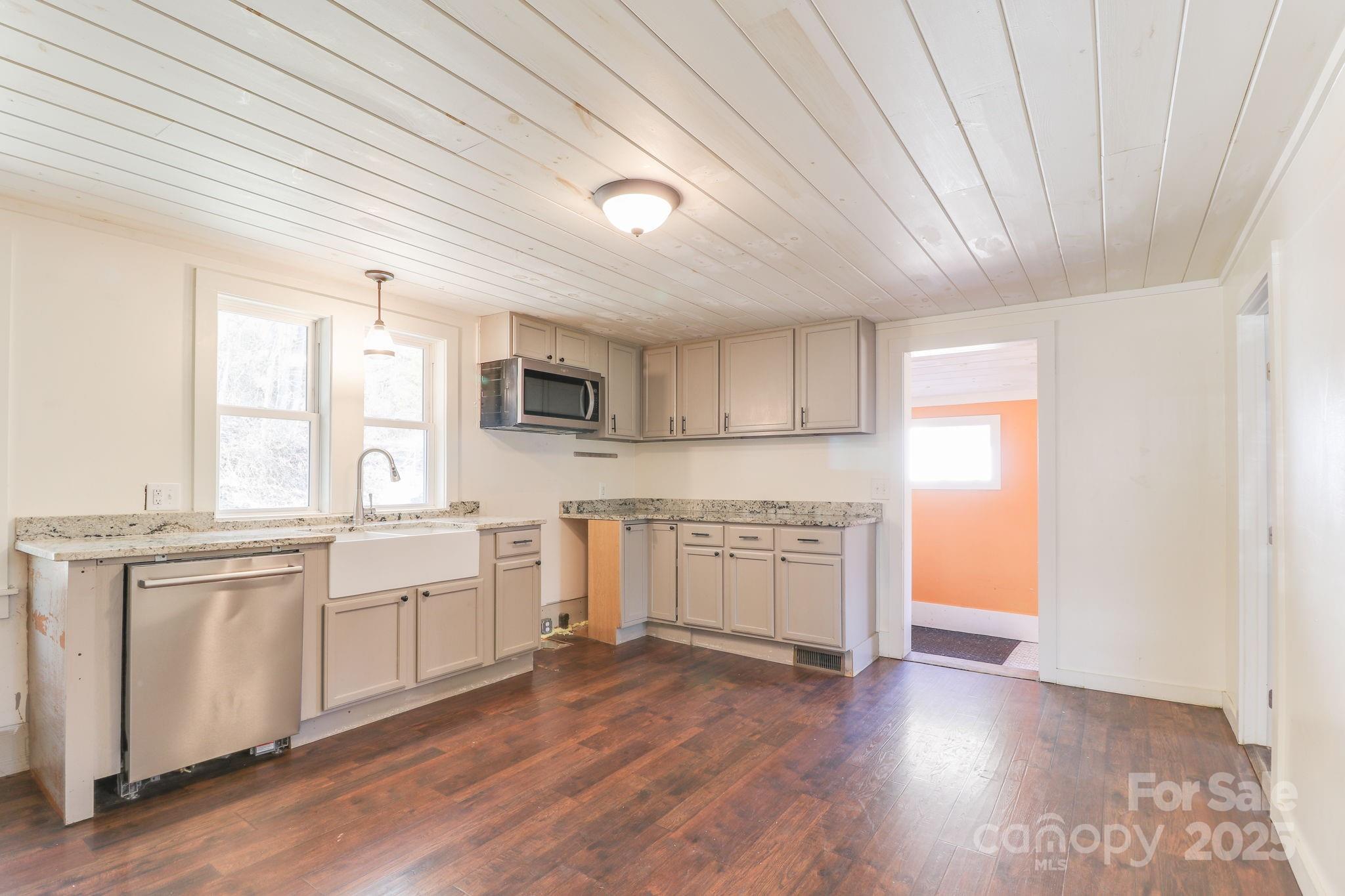 1108 Jenkins Valley Road — Alexander