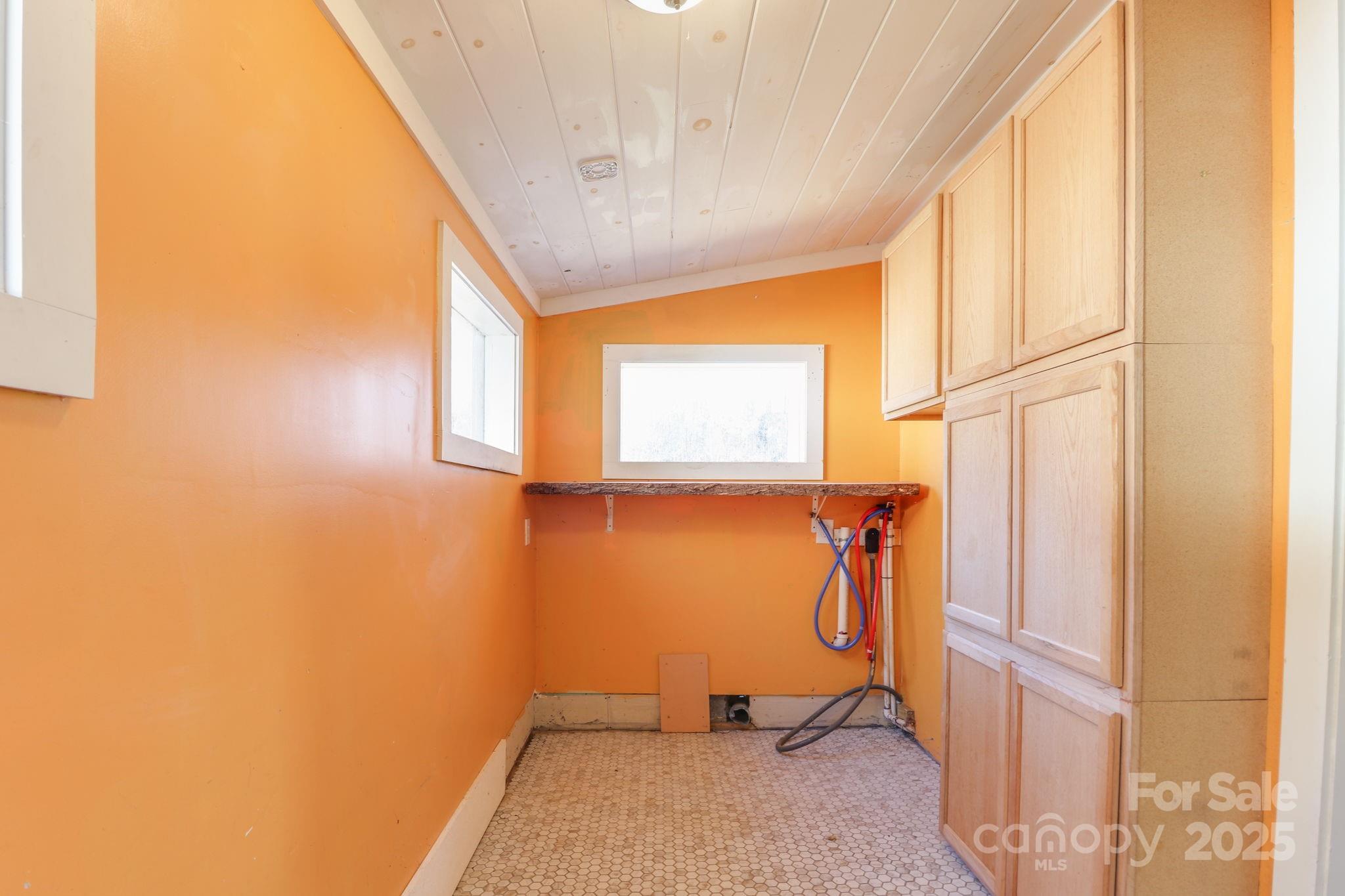 1108 Jenkins Valley Road — Alexander