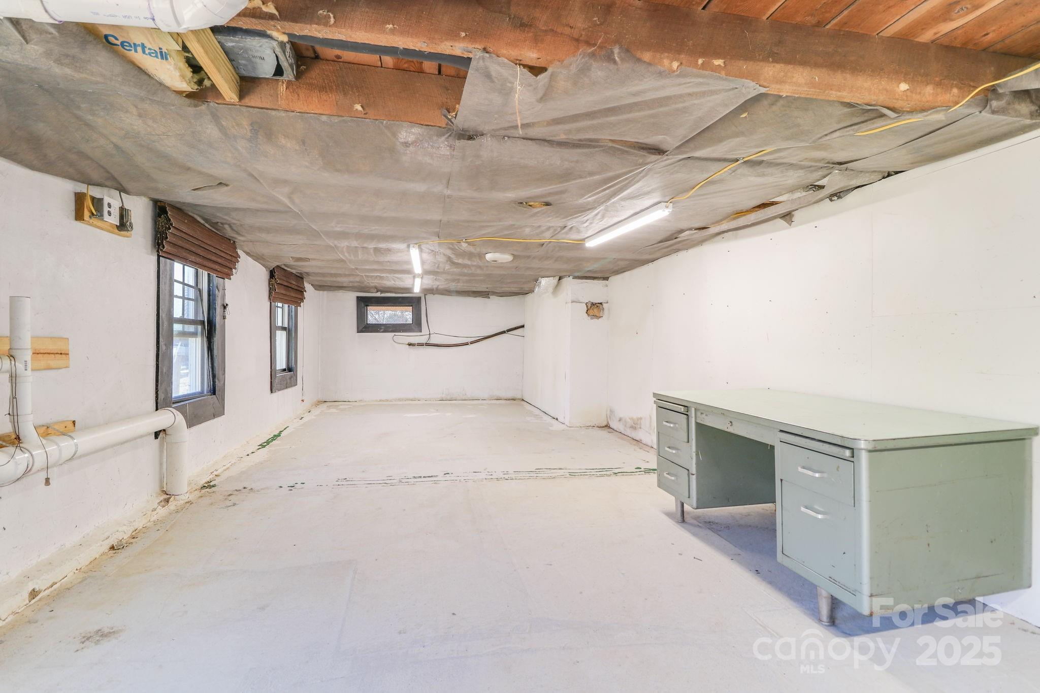 1108 Jenkins Valley Road — Alexander