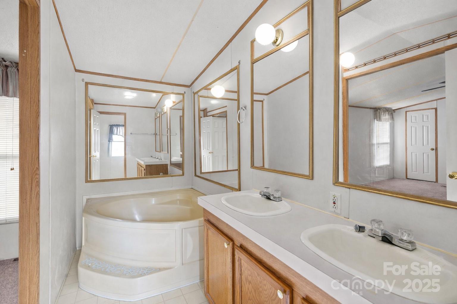 2909 New Town Road — Monroe