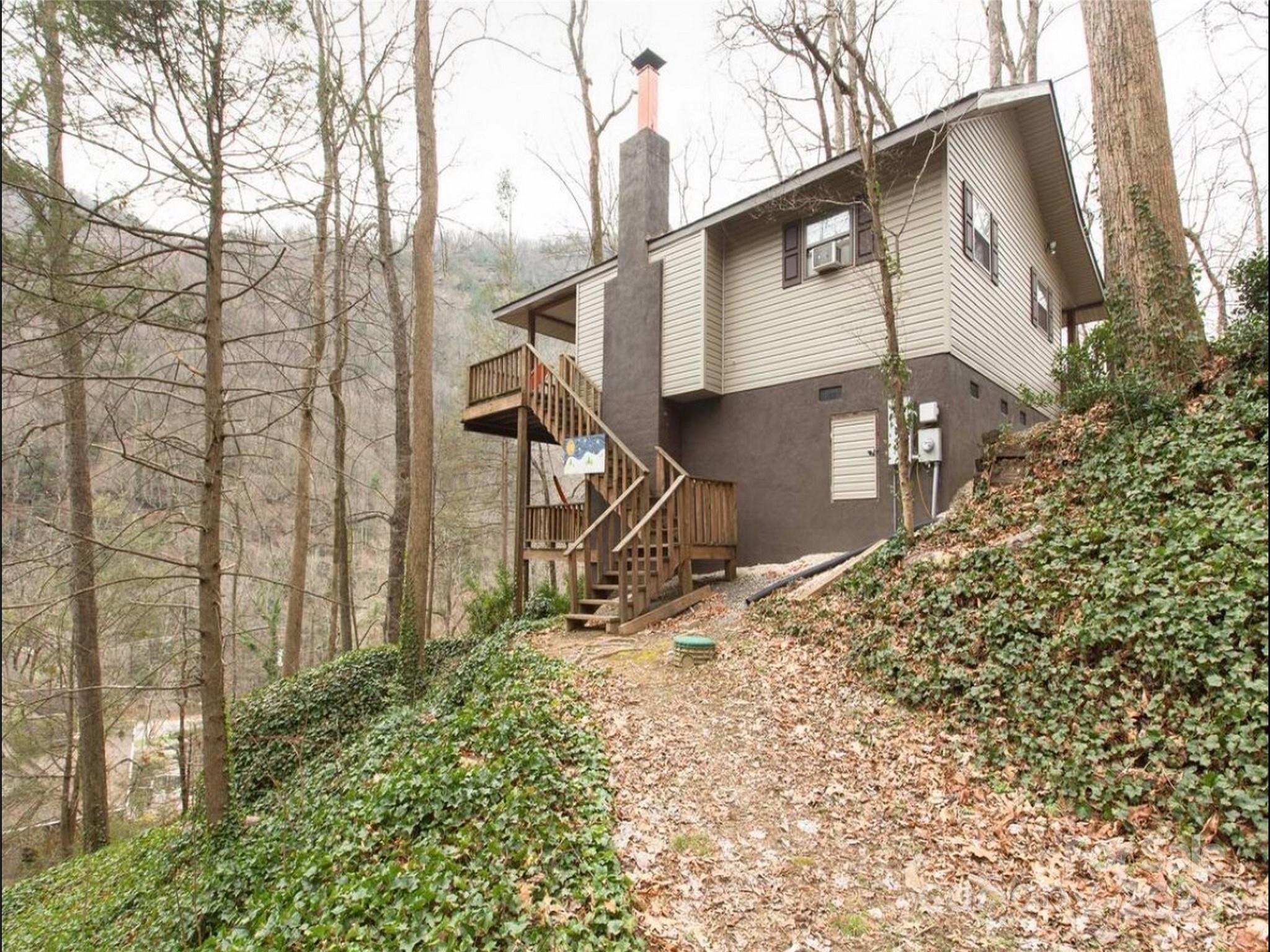 950 Main Street #5 — Chimney Rock