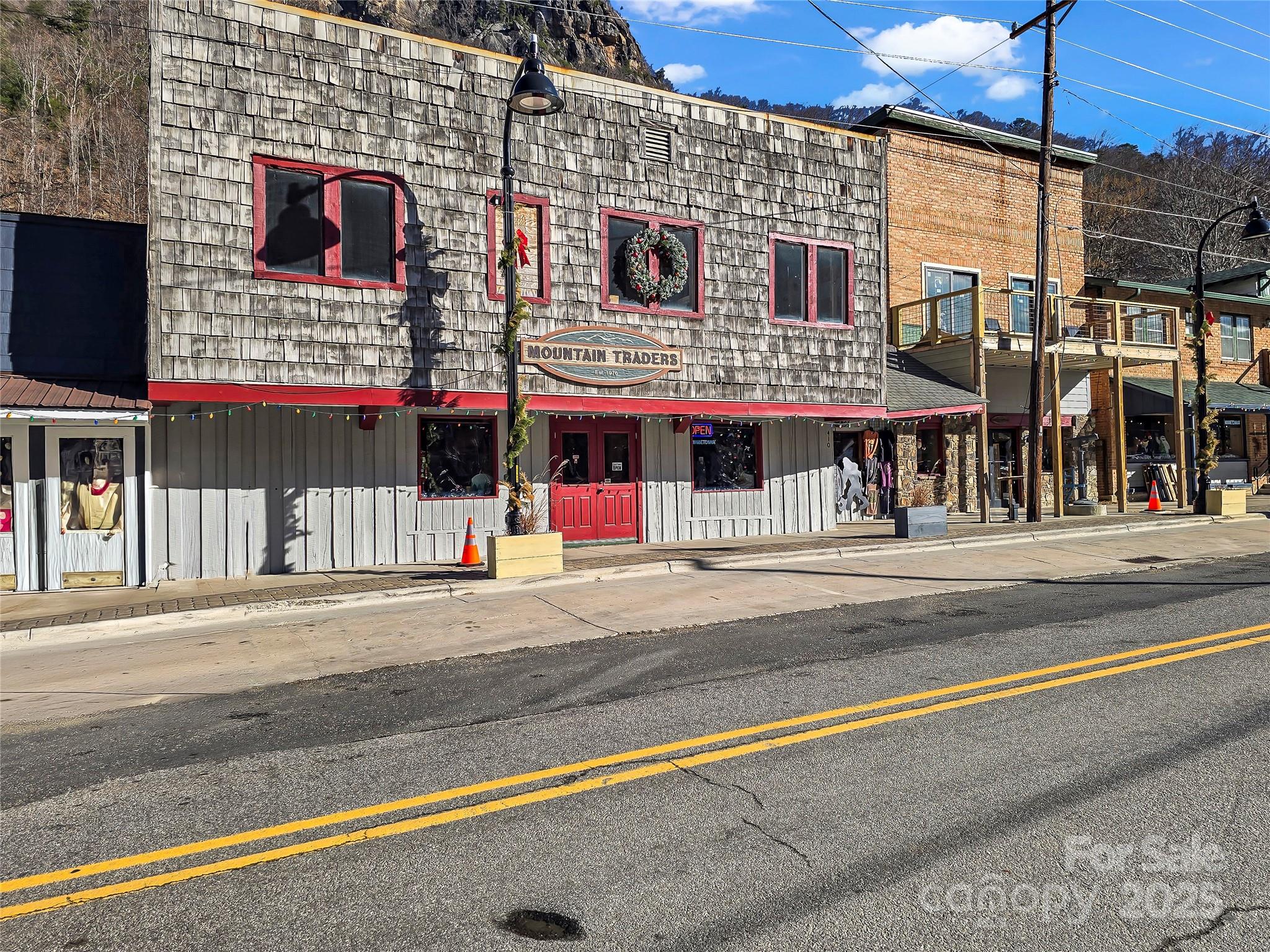 950 Main Street #5 — Chimney Rock