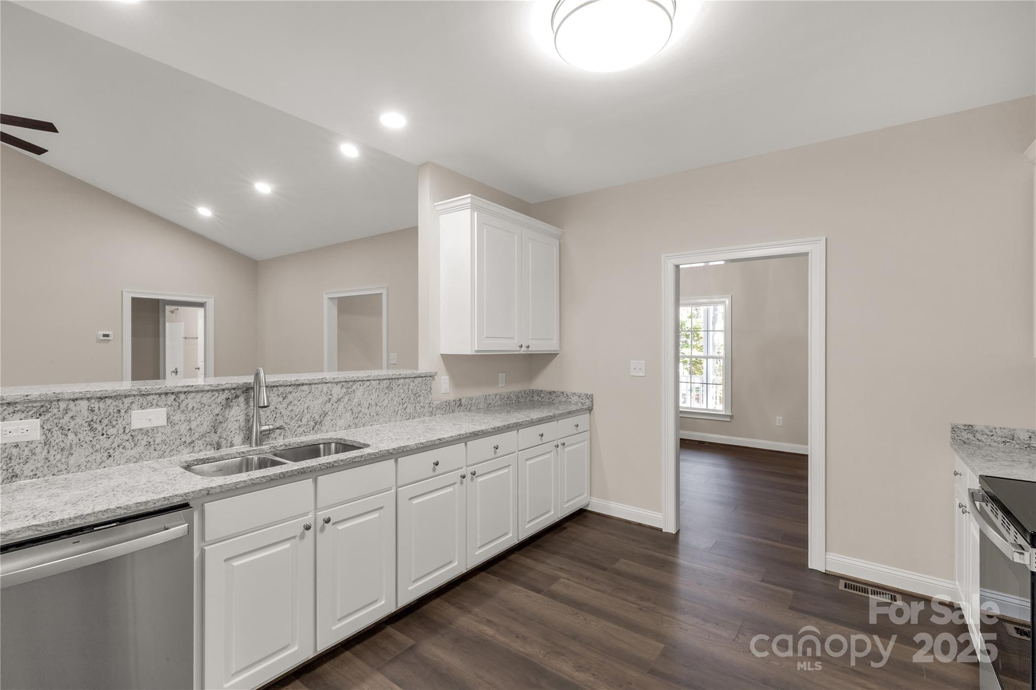 1489 Paraham Road S — York