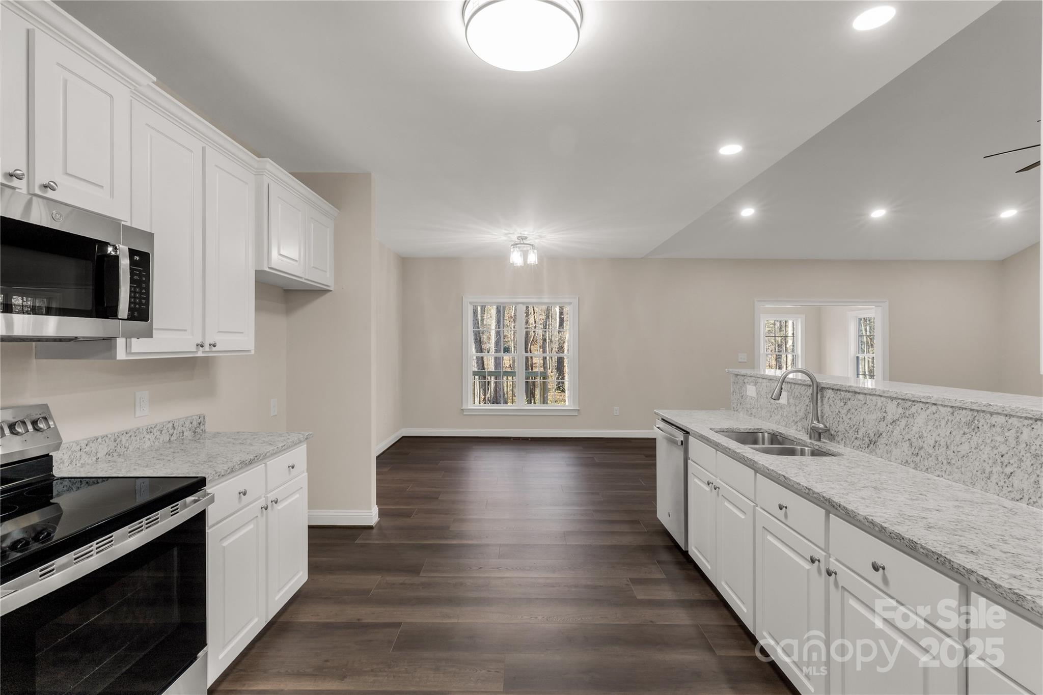 1489 Paraham Road S — York